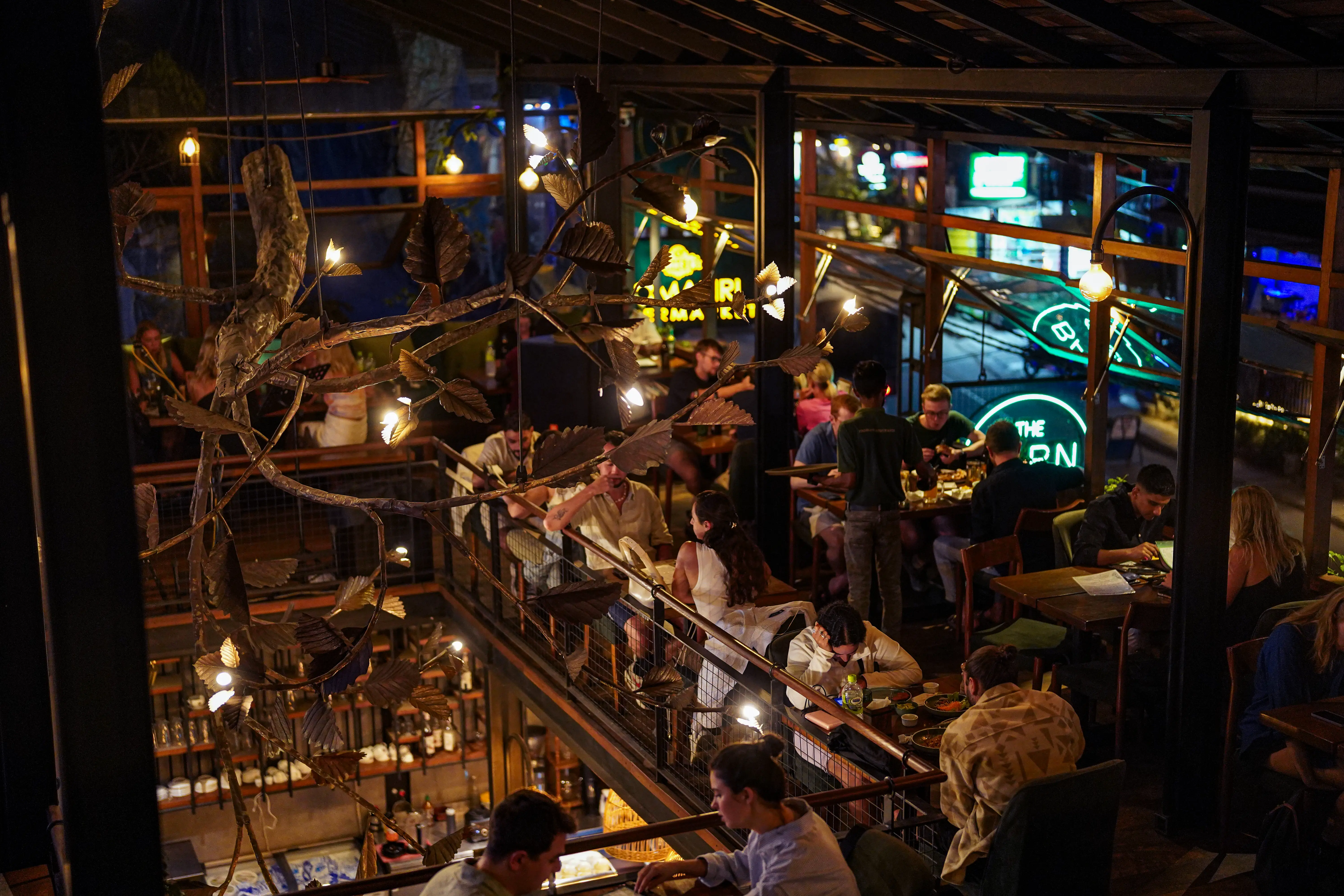 Busy STARBEANS outlet exterior